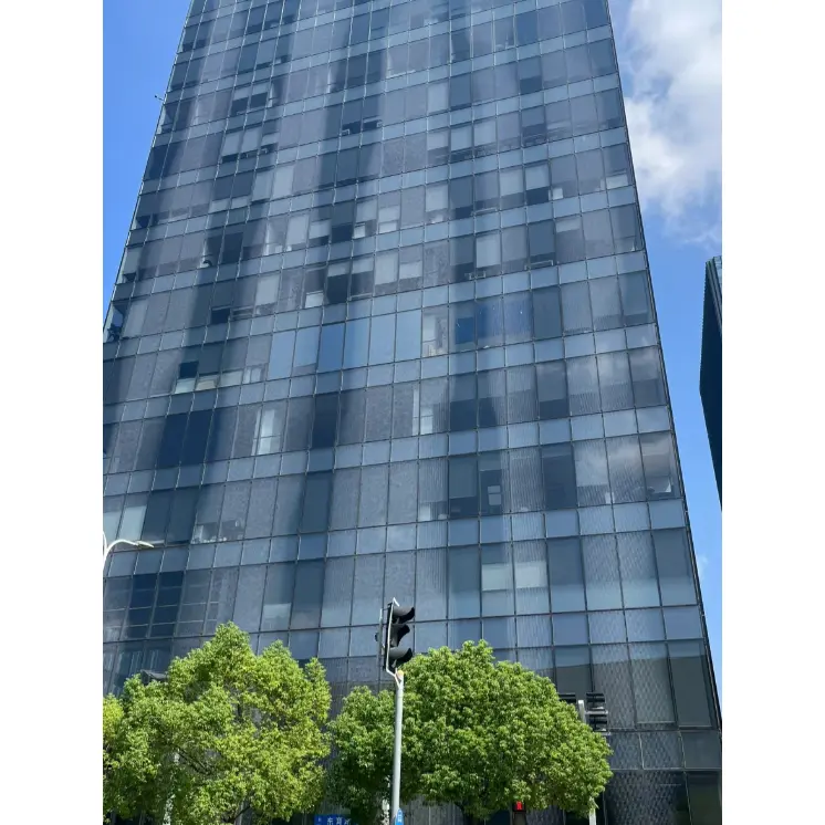 ¿Por qué los muros cortina enmarcados son esenciales para el diseño de edificios modernos?