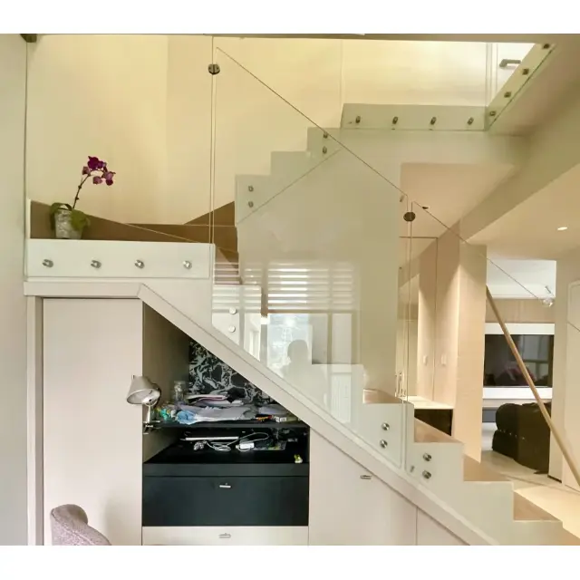 Vidrio perforado para barandillas